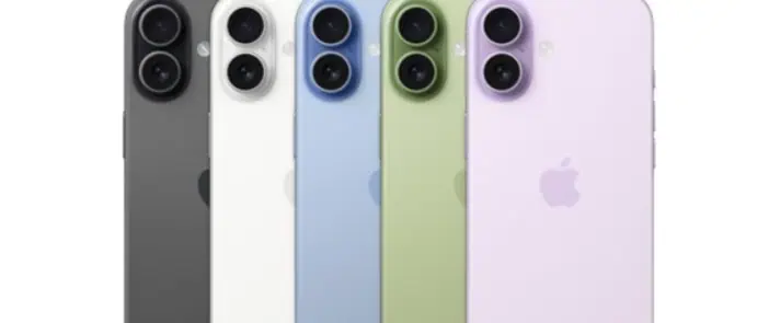 Dal retro vengono mostrati cinque iPhone nei colori nero, bianco, blu, verde e viola, ciascuno dotato di doppia fotocamera.
