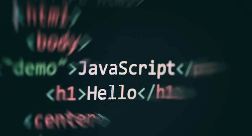 Primo piano di un codice informatico con JavaScript e 