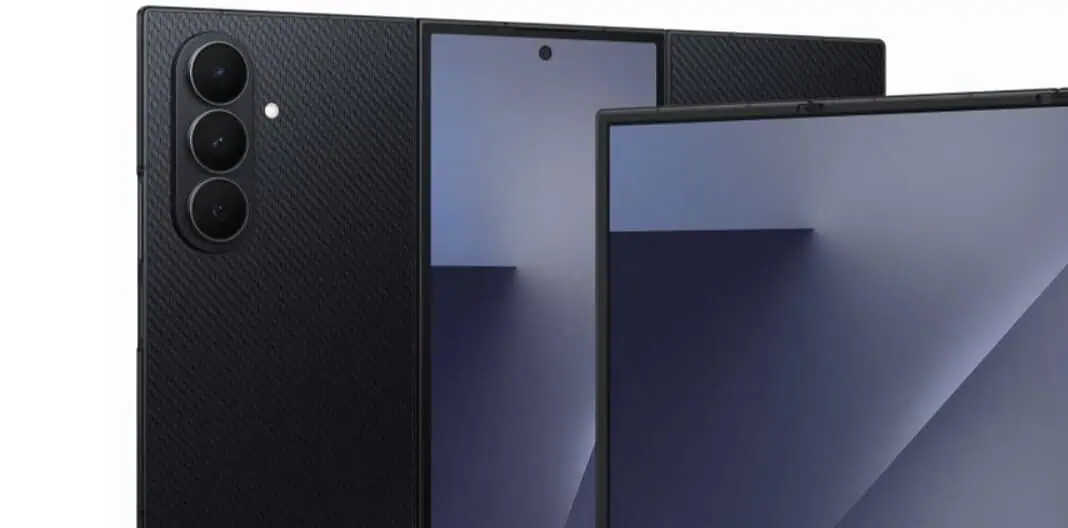 Due moderni smartphone Samsung con tripla fotocamera posteriore e cornici sottili, mostrati da un'angolazione anteriore e posteriore.